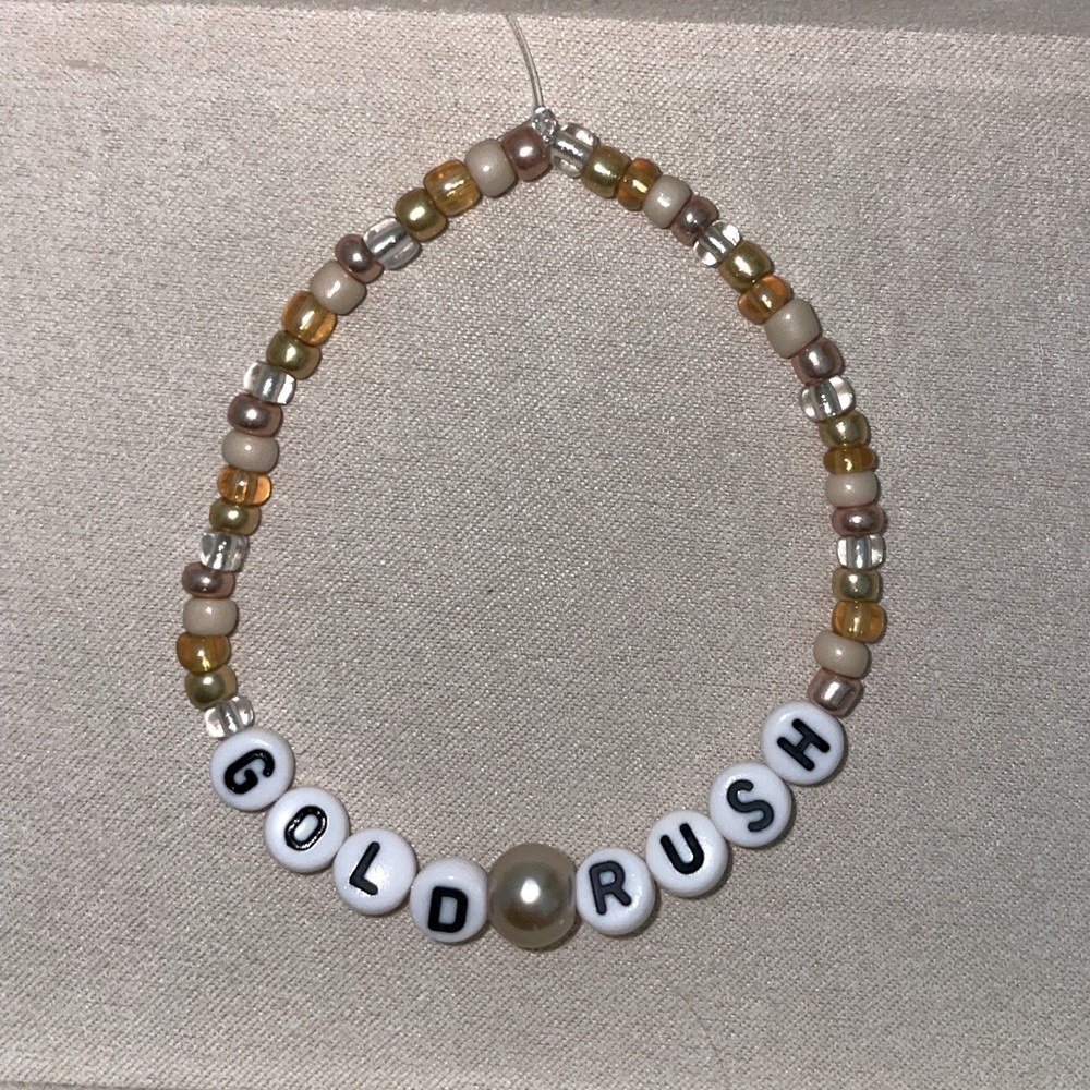 Taylor Swift | Gold Rush | Homemade Friendship Bracelet